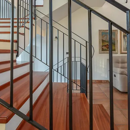 Casa Villino Dei Poeti Villa Pineto